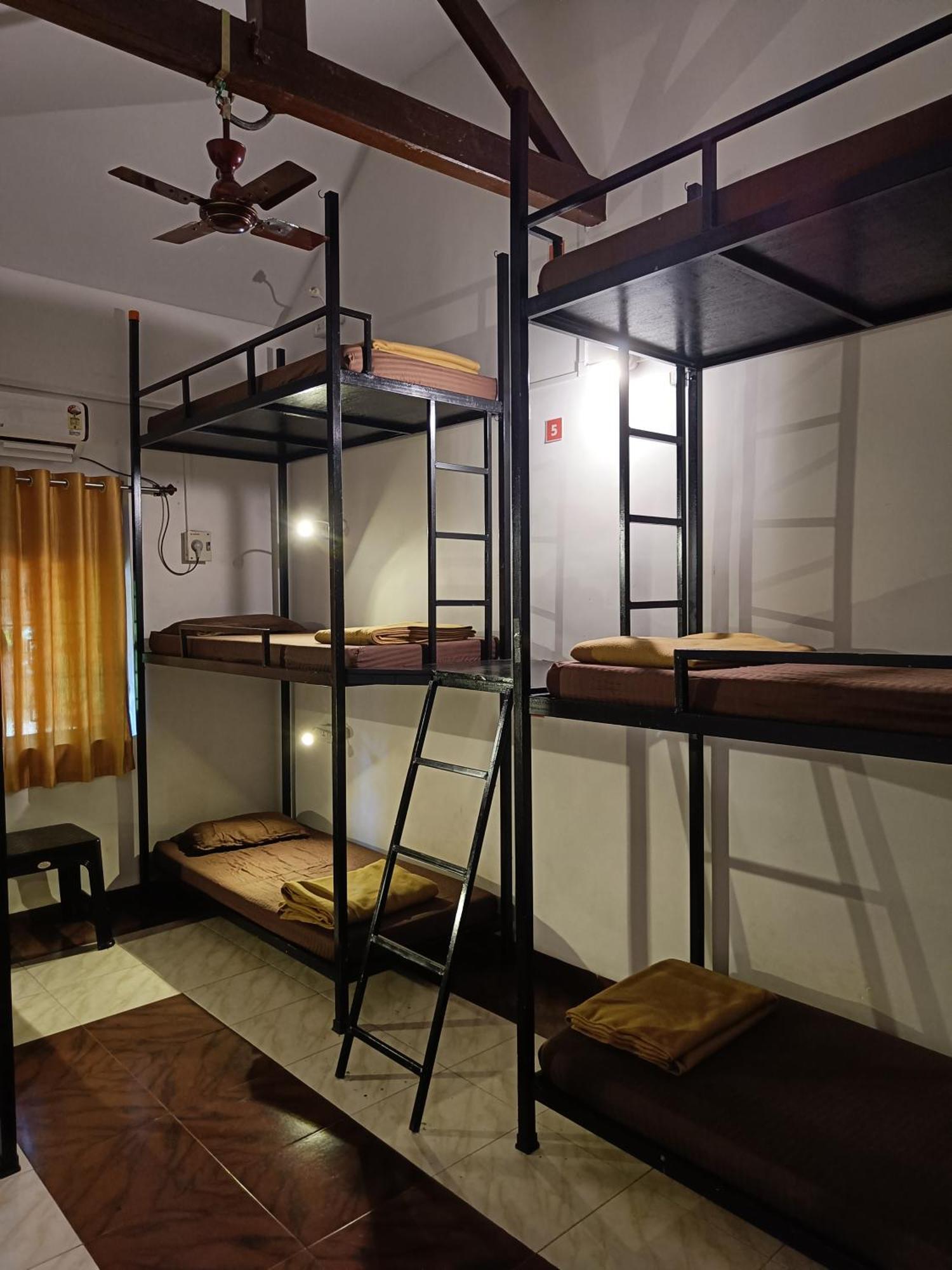 Bunknbrew Hostel Палолем Стая снимка